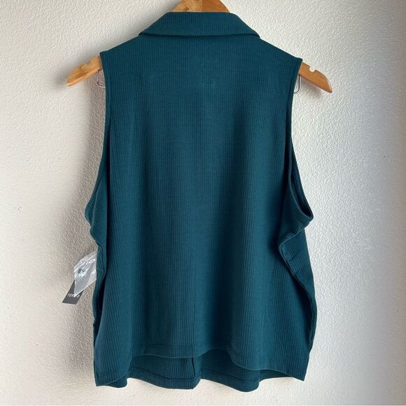 NWT Torrid | Fitted Super Soft Rib V-Neck Collared Button-Up Crop Tank - Picture 7 of 8
